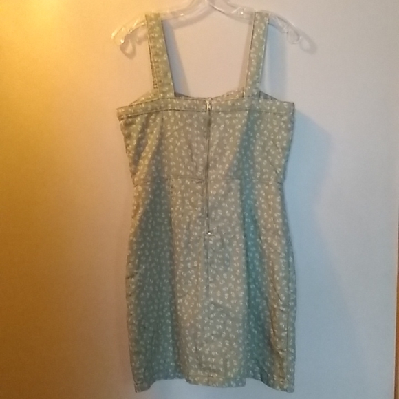 green jumper - Picture 5 of 8